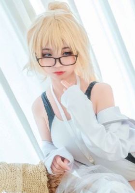 金瓶艳吏