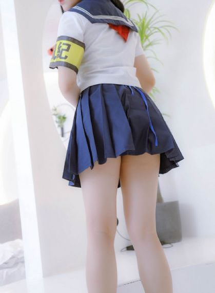 迷人的保姆完整版