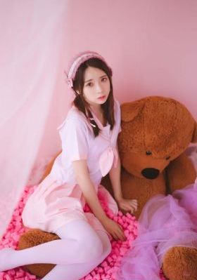 眼镜彼女